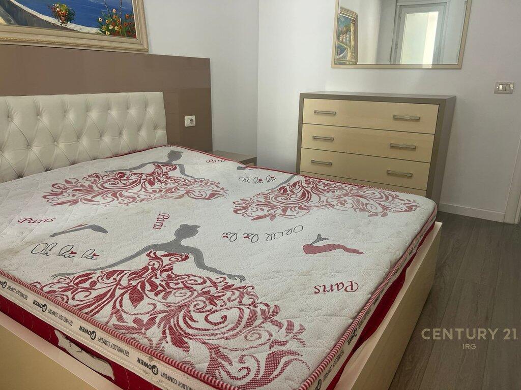 Apartment 1+1 for rent with parking space in the Kodra e Diellit residence.