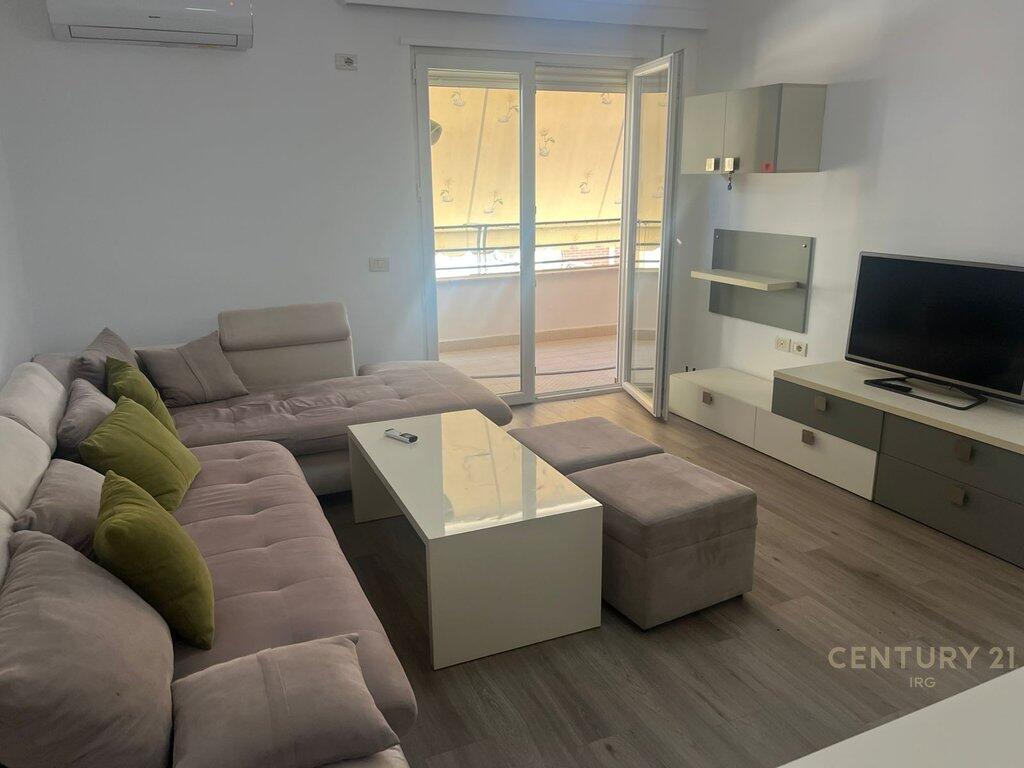 Apartment 1+1 for rent with parking space in the Kodra e Diellit residence.