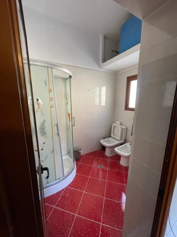 Vile 2 Kateshe per Shitje prane Liqenit te Farkes (ID BV0117) Tirane.