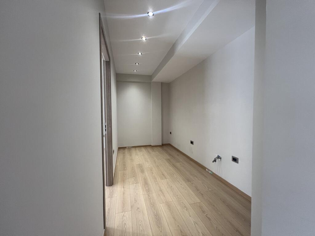 OFFICE FOR RENT 55 M2 WILSON SQUARE