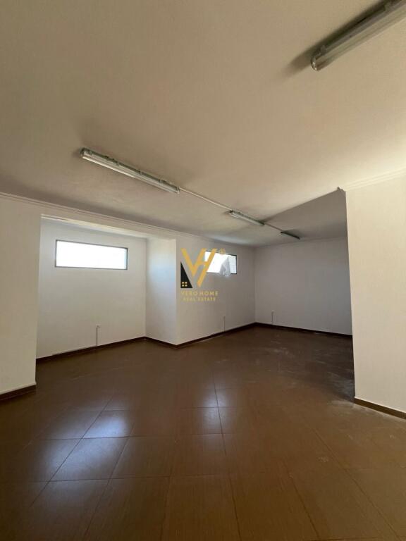 OFFICE 120 M2 FOR RENT IN SAUK