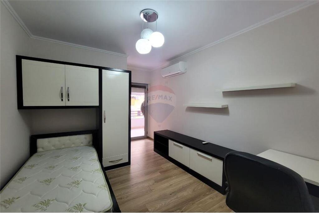 APARTAMENT për qira 2+1 TEK LIQENI I THATE