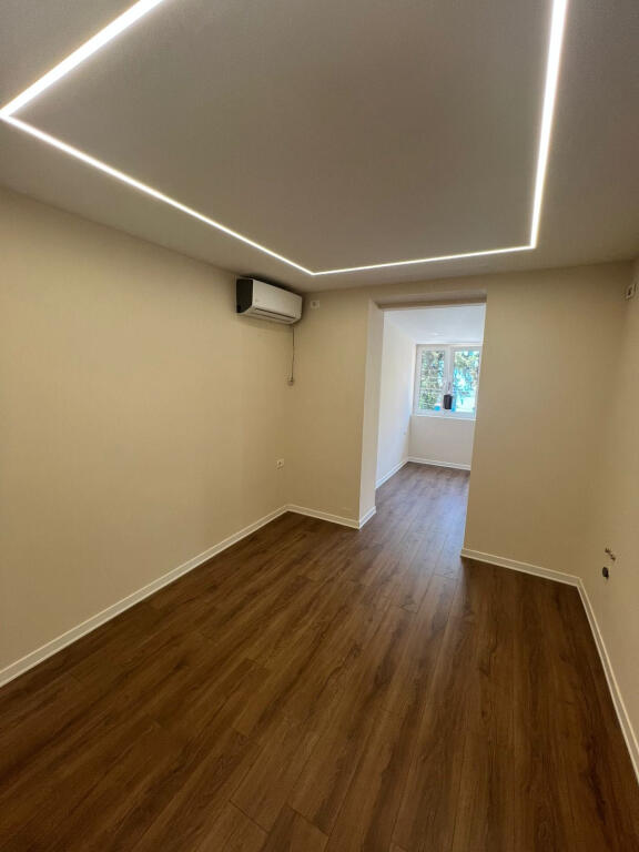 Ufficio in affitto a Bllok (ID BZ2624) Tirana