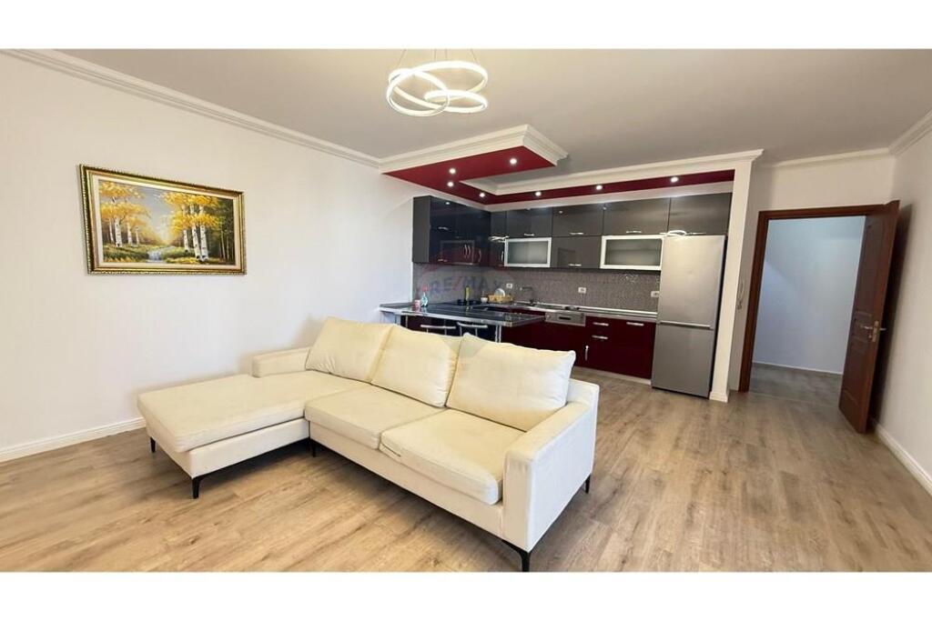 Apartament 2+1 për qira në zonën e Liceut Artistik!