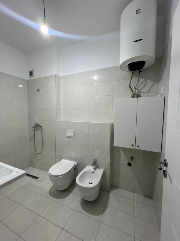 1+1 porcelain for rent