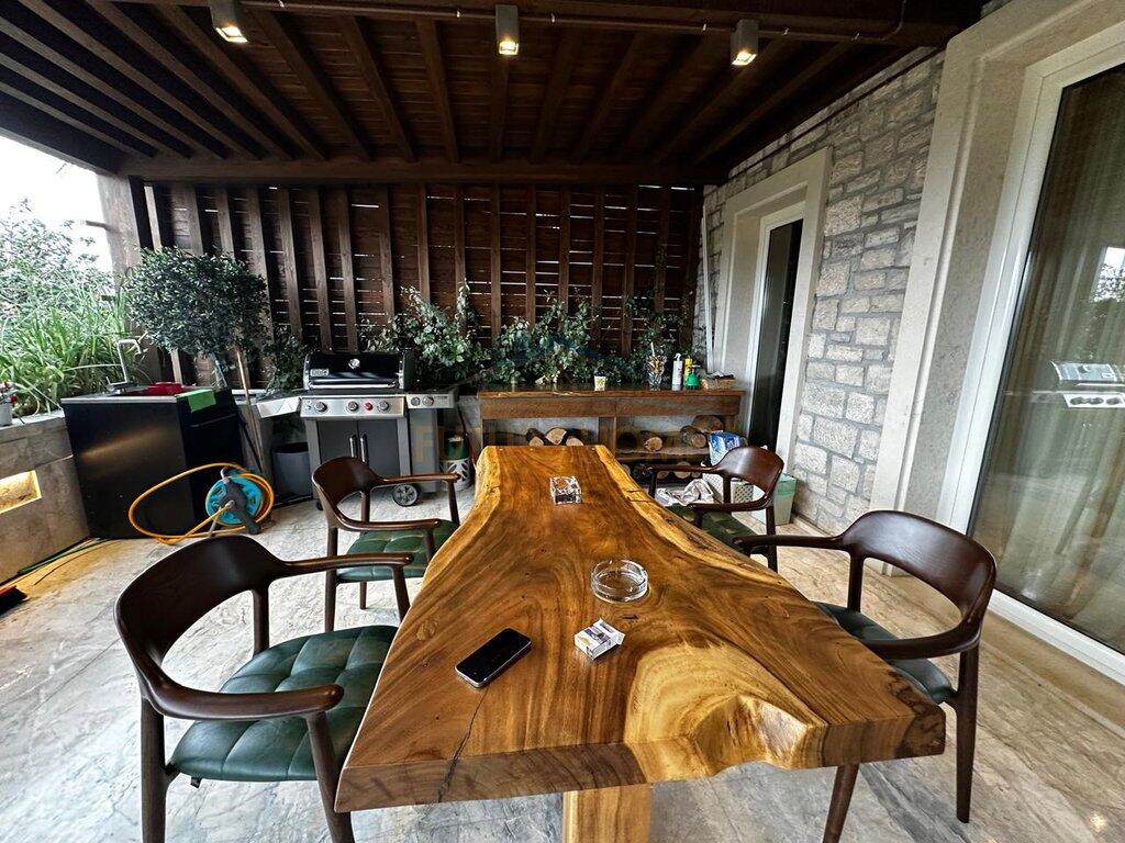 Sale, Apartment 3+1+3+4 Parking Spaces, Secret Garden Residence, TEG, Tirana.