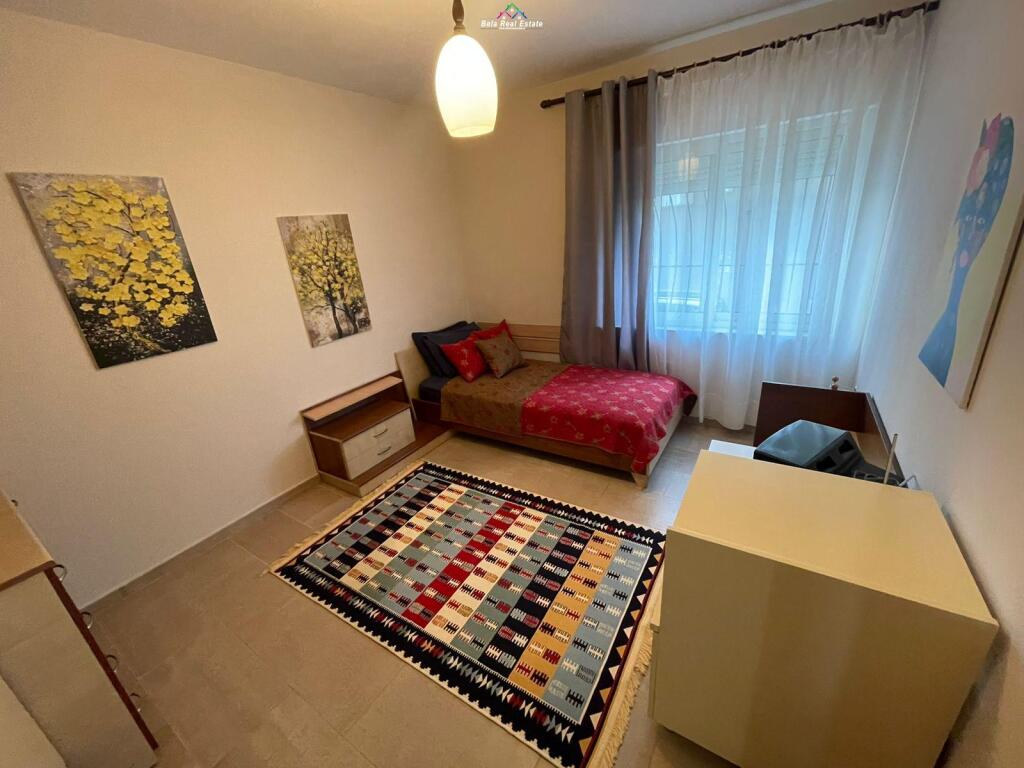 Apartament Me Qera 3+1 Tek Tregu Elektrik (ID B23125) Tirane.