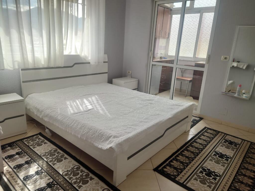 Shitet apartament 2+1+2 ne shëtitoren Pogradecit Pogradec
