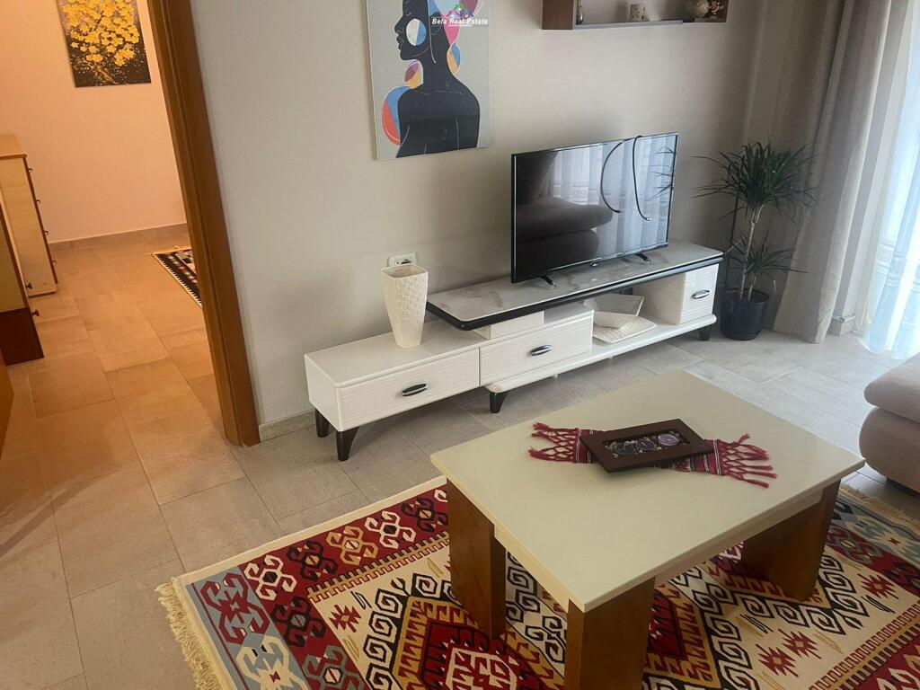 Apartament Me Qera 3+1 Tek Tregu Elektrik (ID B23125) Tirane.