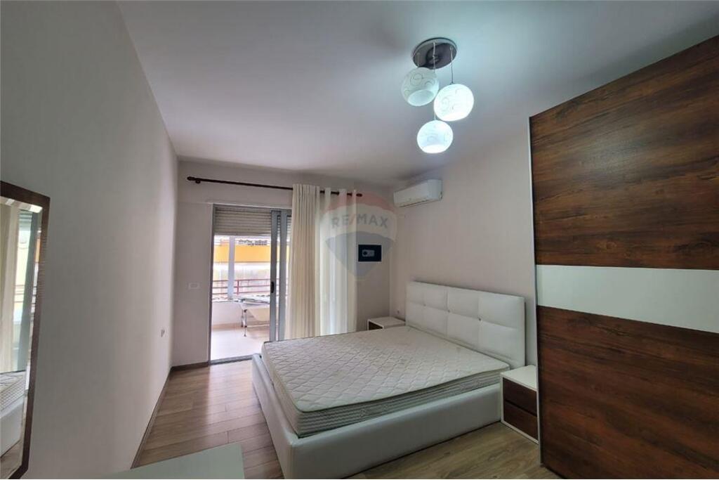 APARTAMENT për qira 2+1 TEK LIQENI I THATE