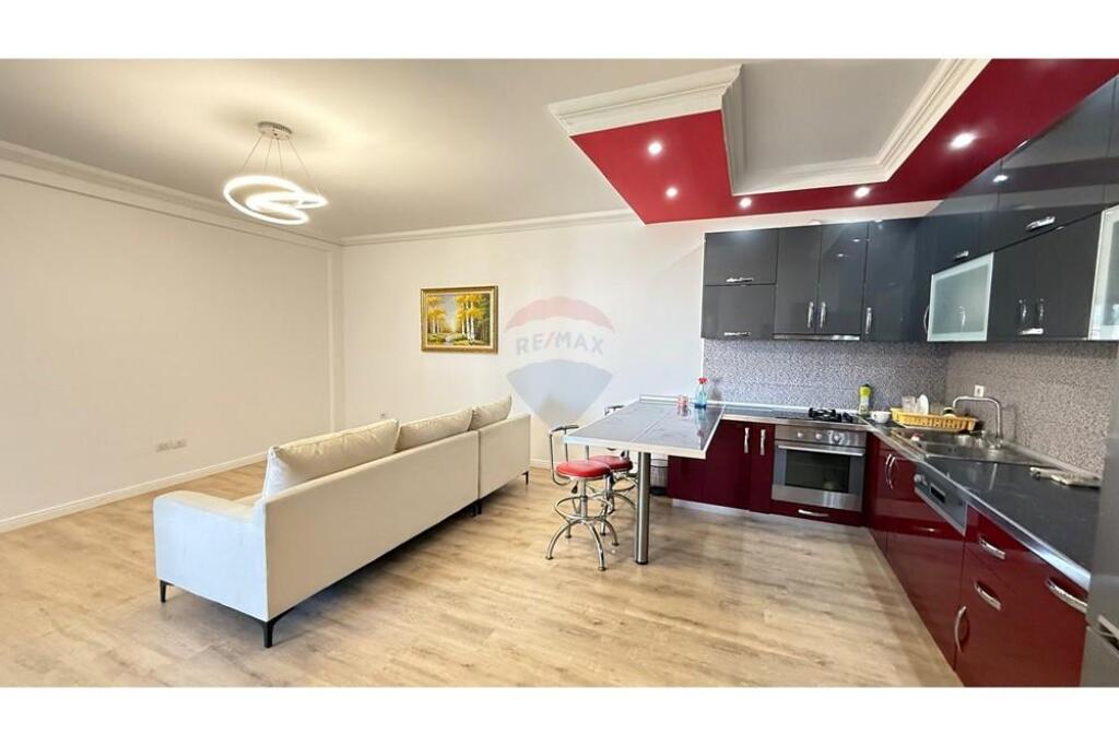 Apartament 2+1 për qira në zonën e Liceut Artistik!