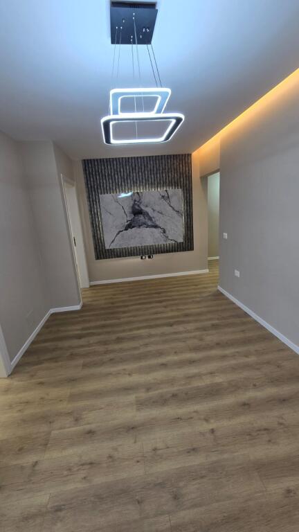 The market is selling a 2+1 apartment.