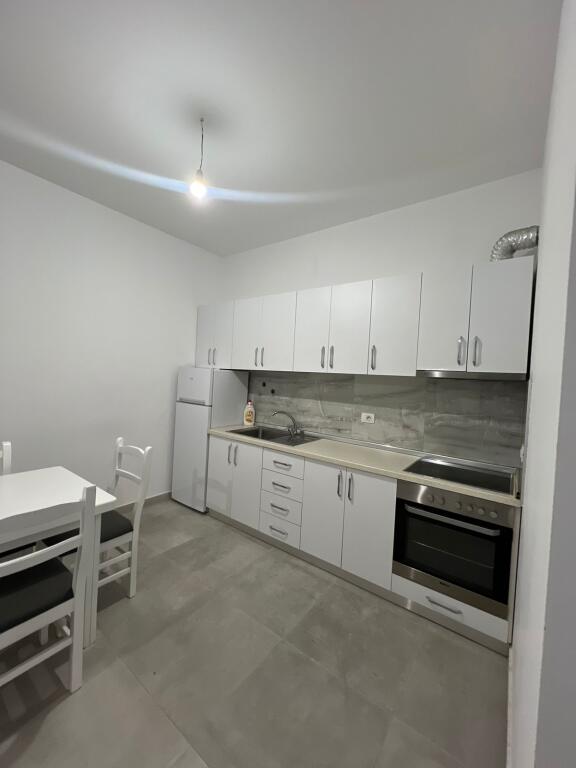 1+1 porcelain for rent