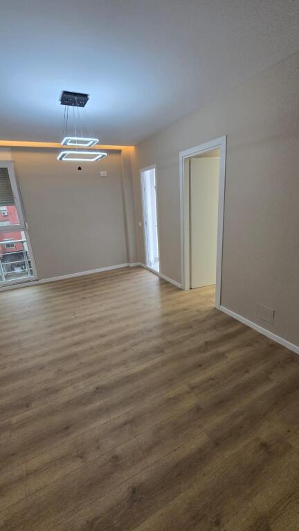 The market is selling a 2+1 apartment.