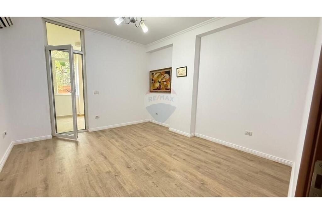 Apartament 2+1 për qira në zonën e Liceut Artistik!