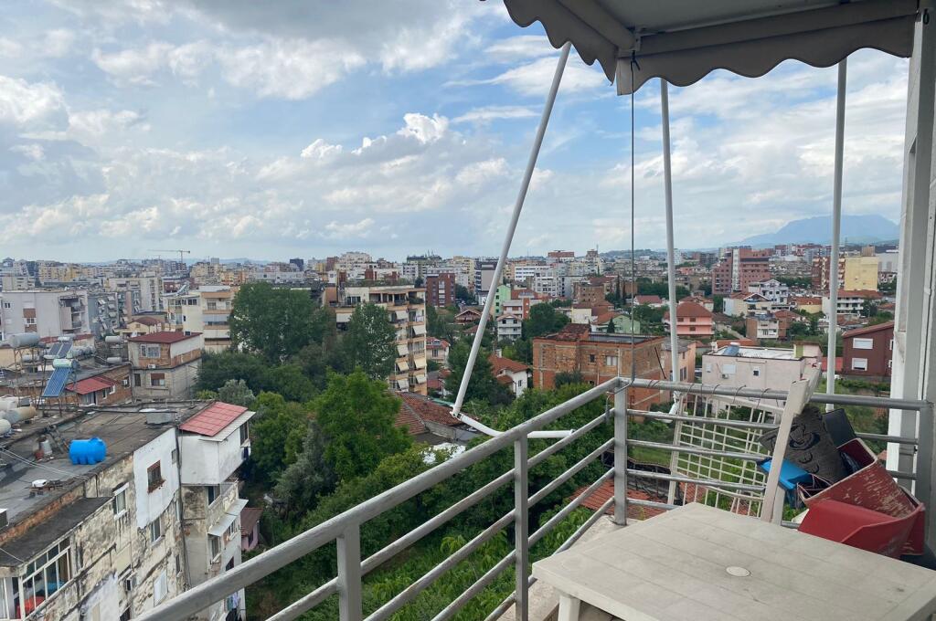Apartamenti 2+1+2 për qira, Ali Dem rruga Idriz Dollaku