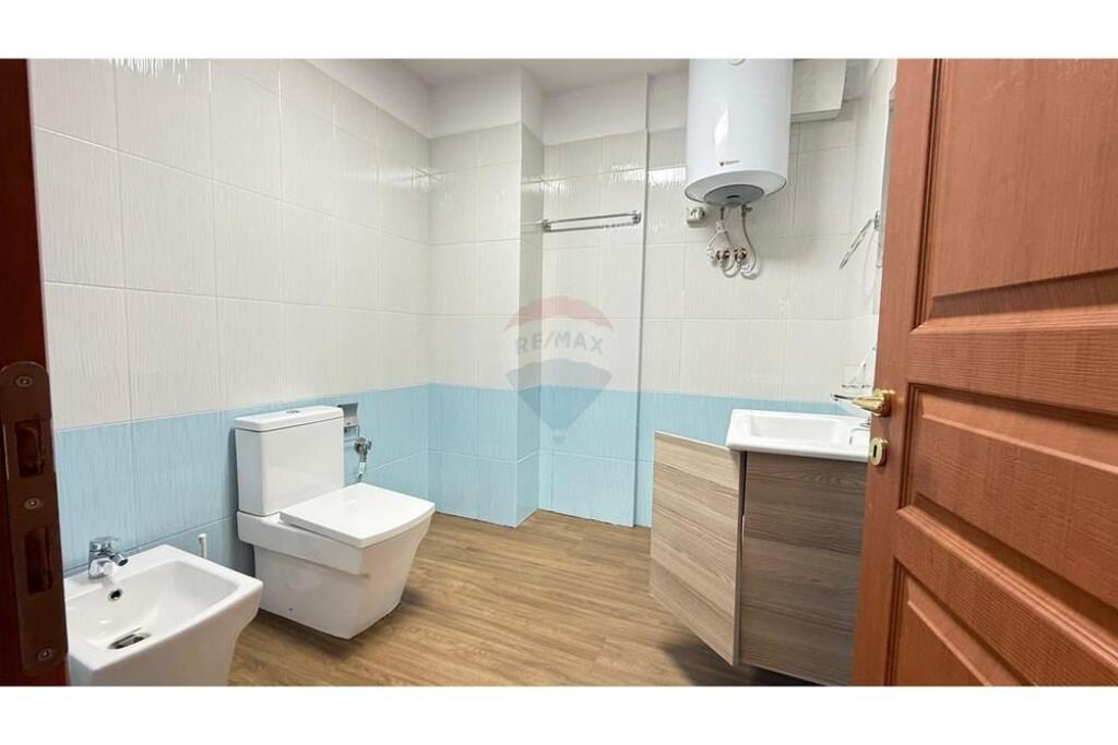 Apartament 2+1 për qira në zonën e Liceut Artistik!