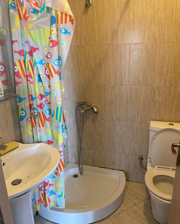 Apartamenti 2+1+2 për qira, Ali Dem rruga Idriz Dollaku
