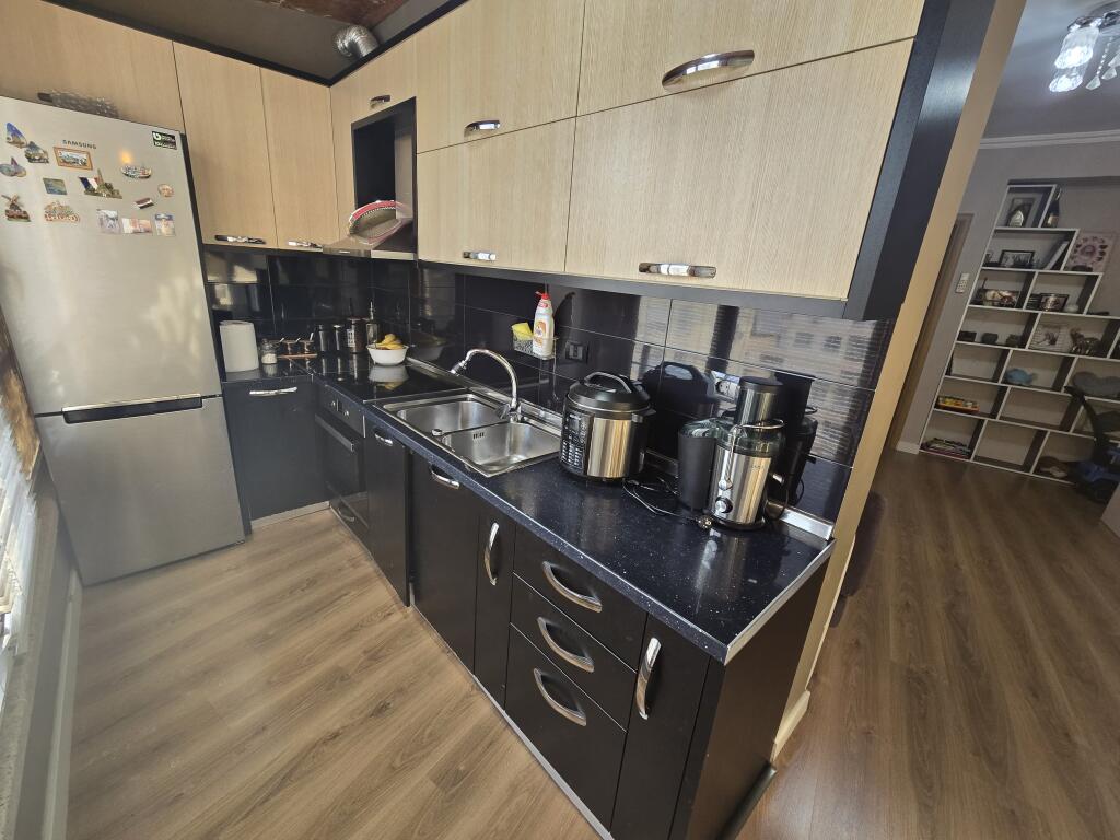 2+1 for rent, Astir