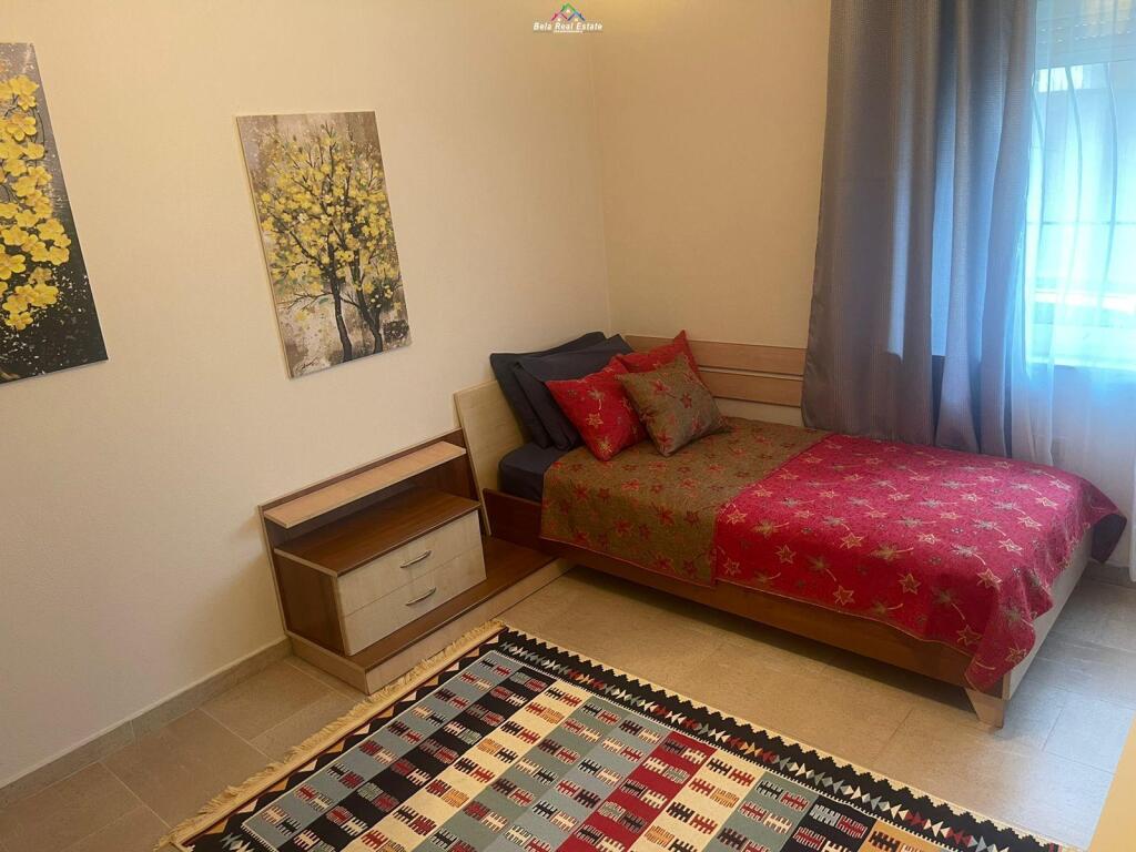 Apartament Me Qera 3+1 Tek Tregu Elektrik (ID B23125) Tirane.