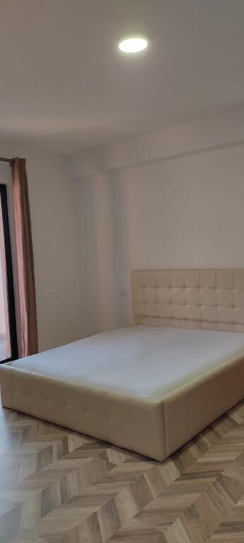 Apartment 2+1 for rent, at the end of 5 Maj street.
