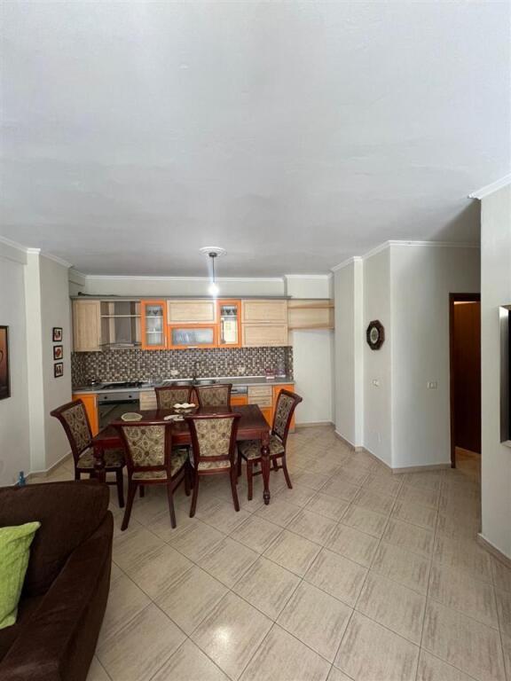Shitet apartament 2+1+2 tek Eleonora, mbi qendren kristal