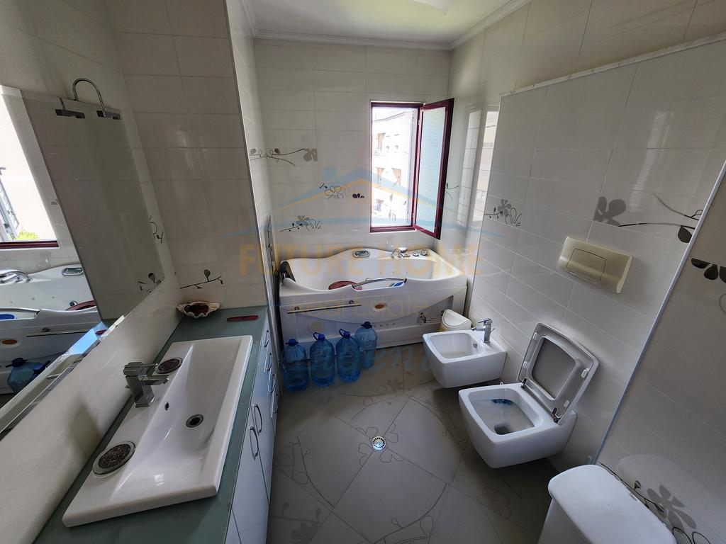 For sale, Penthouse 3+1+2, Fresku, Tirana.