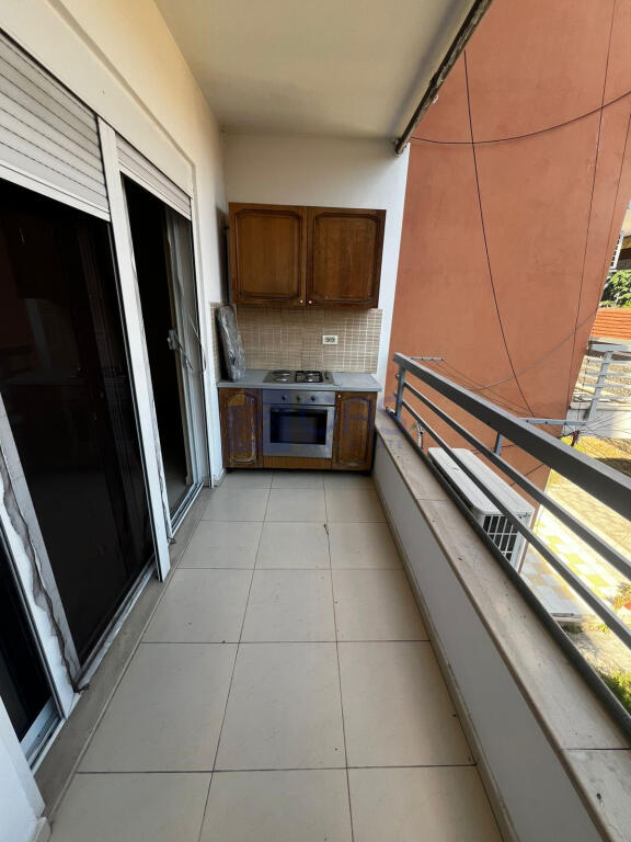 Apartament 2+1 për qira te Riza Cerova