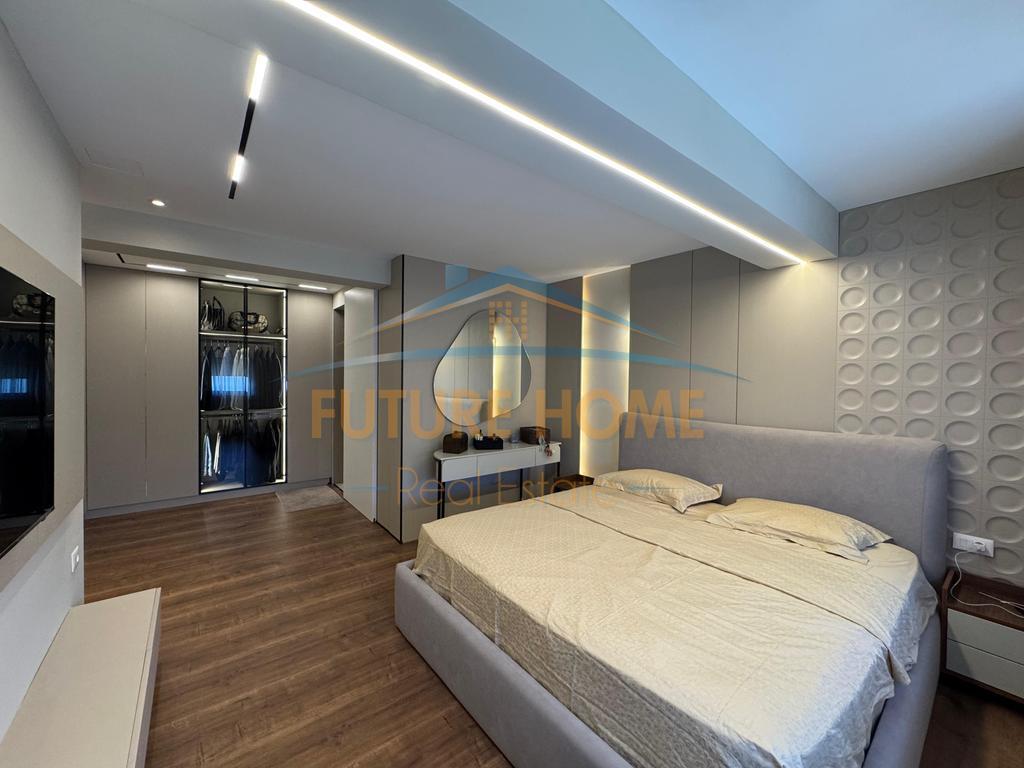 Shitet, Duplex 3+1+3+Verandë, Rezidenca Kodra e Diellit, Tiranë
