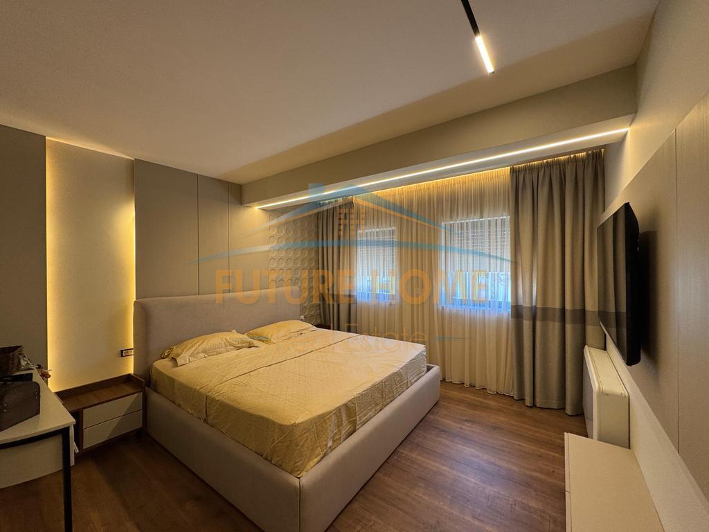 Shitet, Duplex 3+1+3+Verandë, Rezidenca Kodra e Diellit, Tiranë