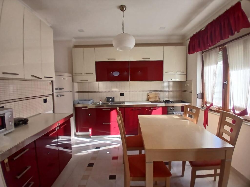 Jepet Me Qera Apartament 1+1+1 Ballkon