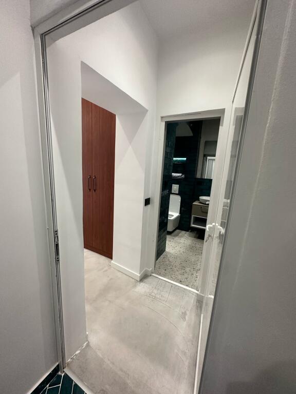 Studio for rent in Shallvaret