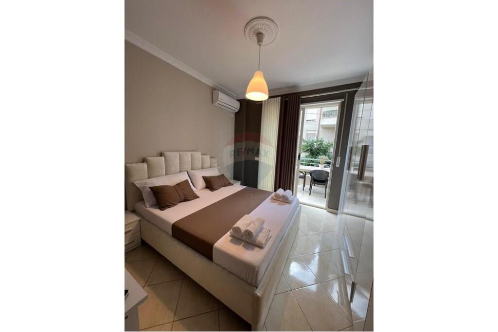 Apartament 1+1 për qira tek Liqeni i Thate