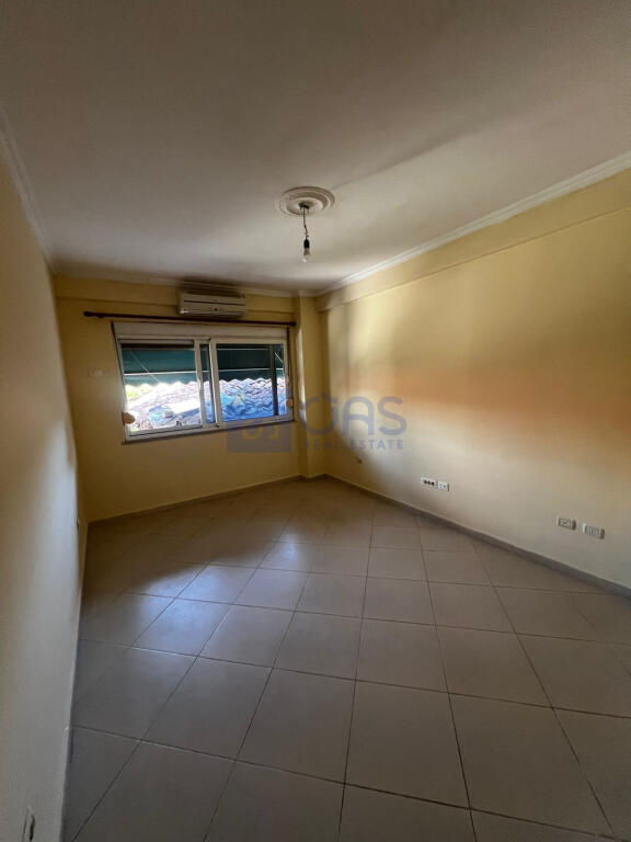Apartament 2+1 për qira te Riza Cerova