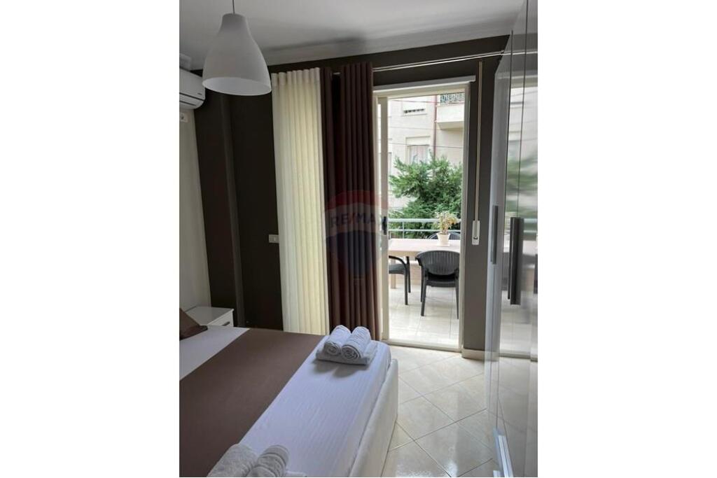 Apartament 1+1 për qira tek Liqeni i Thate