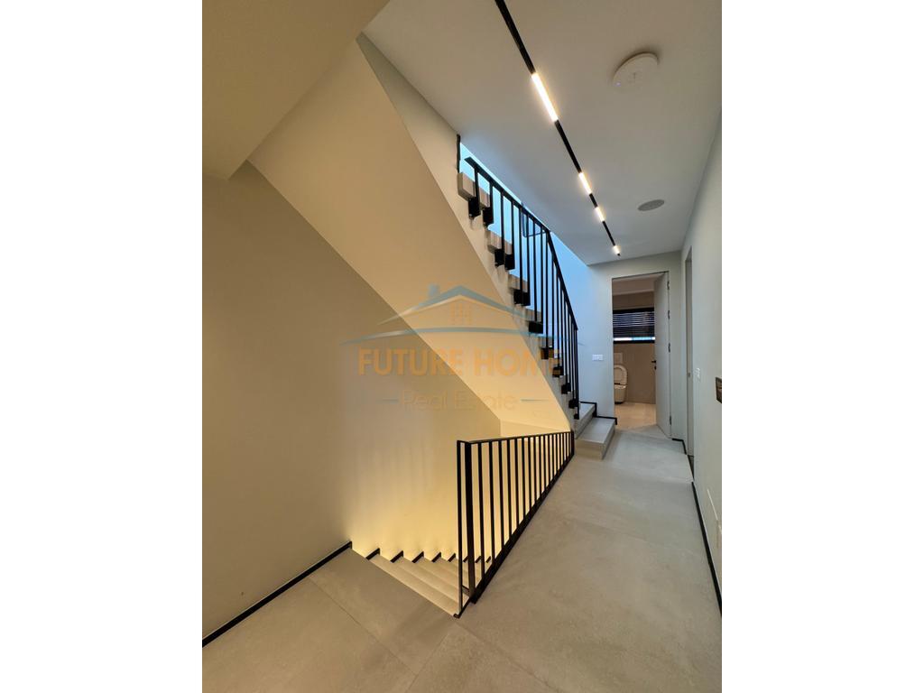 Shitet, Duplex 3+1+3+Verandë, Rezidenca Kodra e Diellit, Tiranë