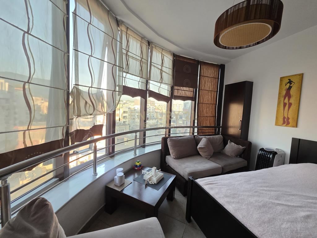 2+1+2 Apartment for Sale at the Ballet School, Tirana