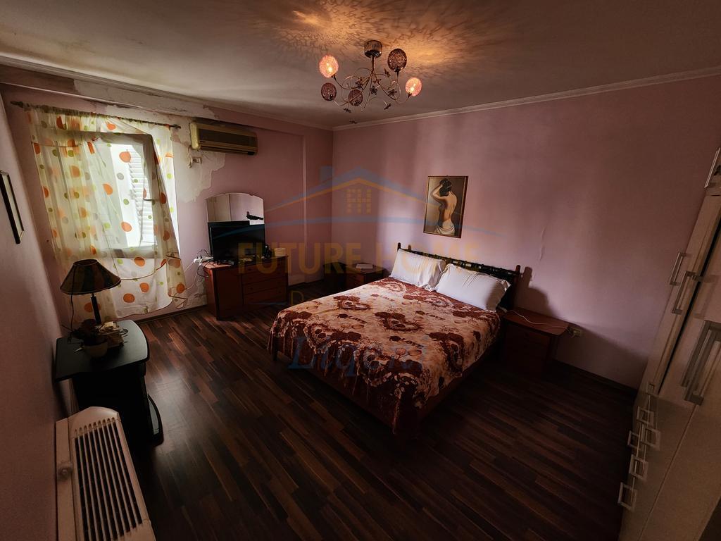 For sale, Penthouse 3+1+2, Fresku, Tirana.