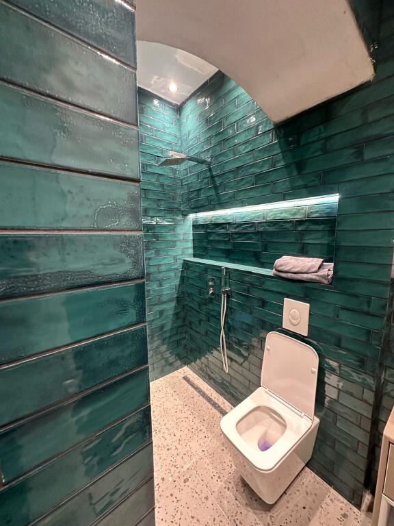 Studio for rent in Shallvaret