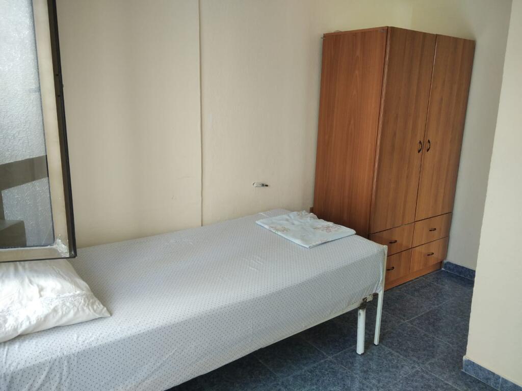 Garsionere 24000 leke Astir.
