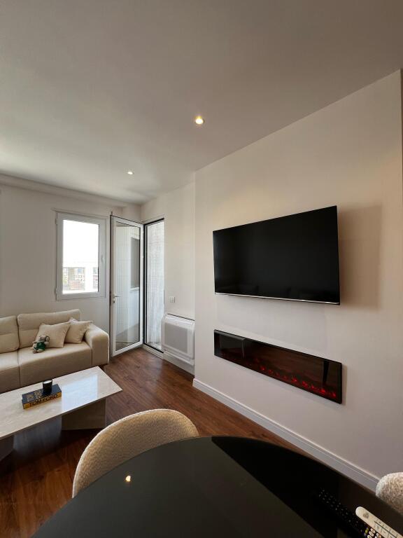 Rent, 2+1 Apartment Paskuqan, White Palace, Small disk...