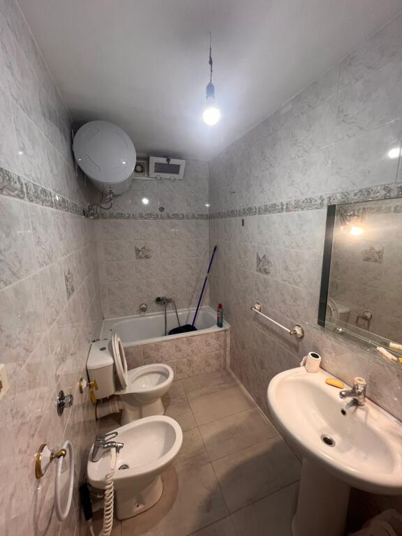 Boulevard Zogu 1 Apartment 1+1 for rent