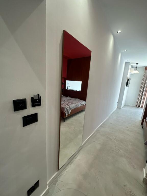 Studio for rent in Shallvaret