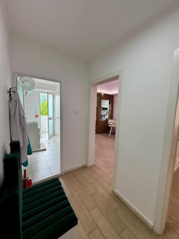An environment is offered for rent in Vasil Shanto.