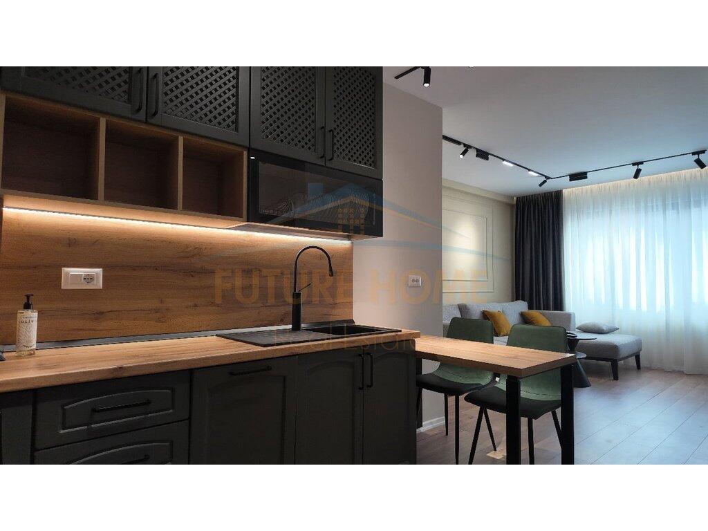 2+1 apartment, Pazari i Ri