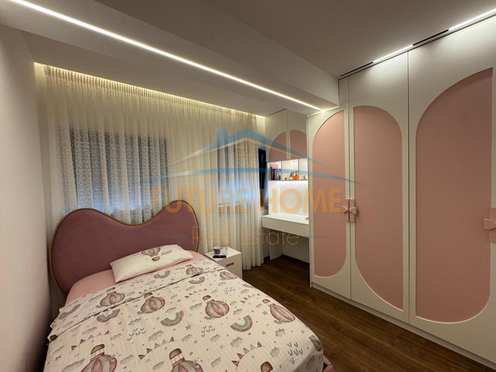 Shitet, Duplex 3+1+3+Verandë, Rezidenca Kodra e Diellit, Tiranë