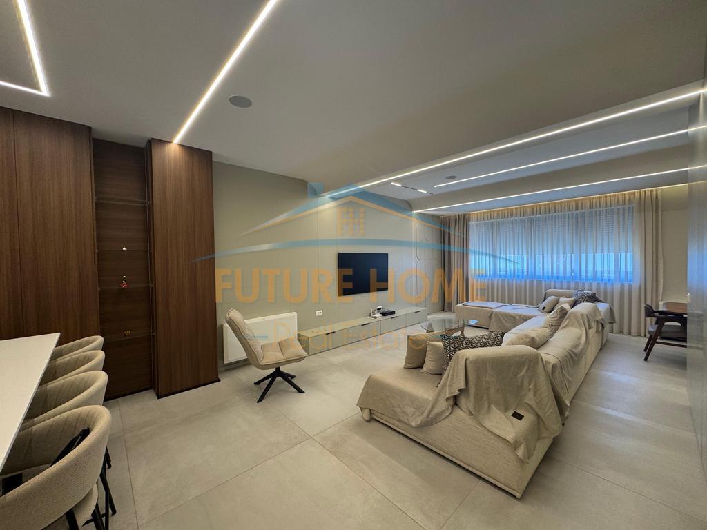 Shitet, Duplex 3+1+3+Verandë, Rezidenca Kodra e Diellit, Tiranë