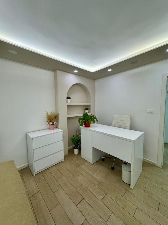 An environment is offered for rent in Vasil Shanto.