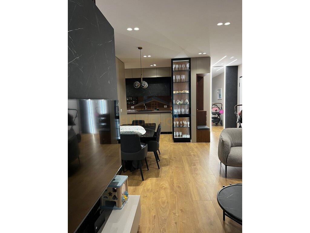 Shitet, Apartament 2+1, Fusha e Aviacionit