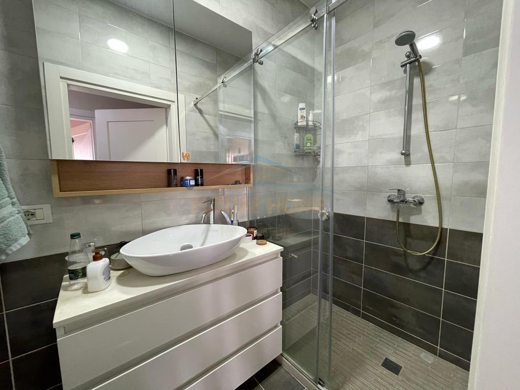 Shitet, Apartament 2+1+Post Parkimi, 21 Dhjetori